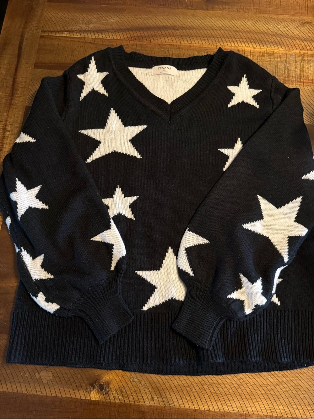 Zenana Outfitters Black and White Star V-Neck Sweater